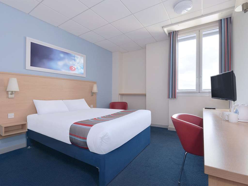 Travelodge Reading Whitley 객실 사진