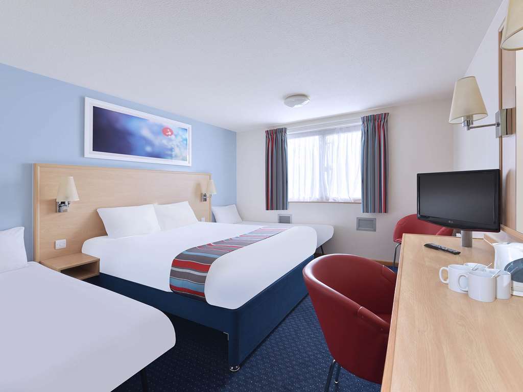 Travelodge Reading Whitley 객실 사진